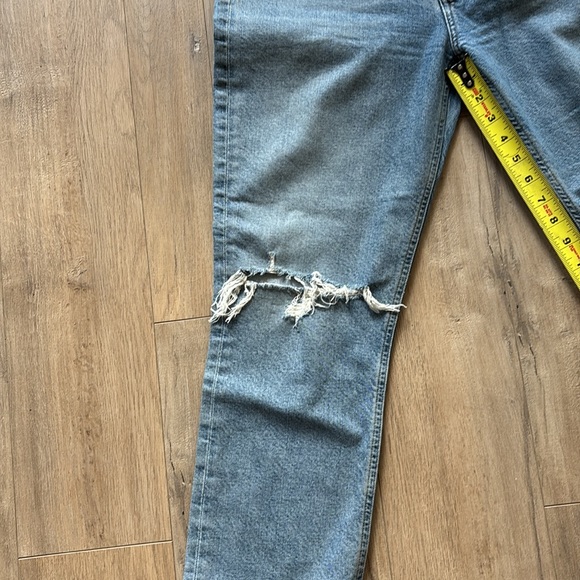 EUC Agolde Riley Jean - Picture 2 of 7